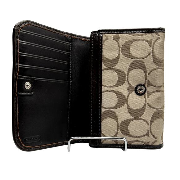 Coach Signature Wallet - Picture 3 of 9